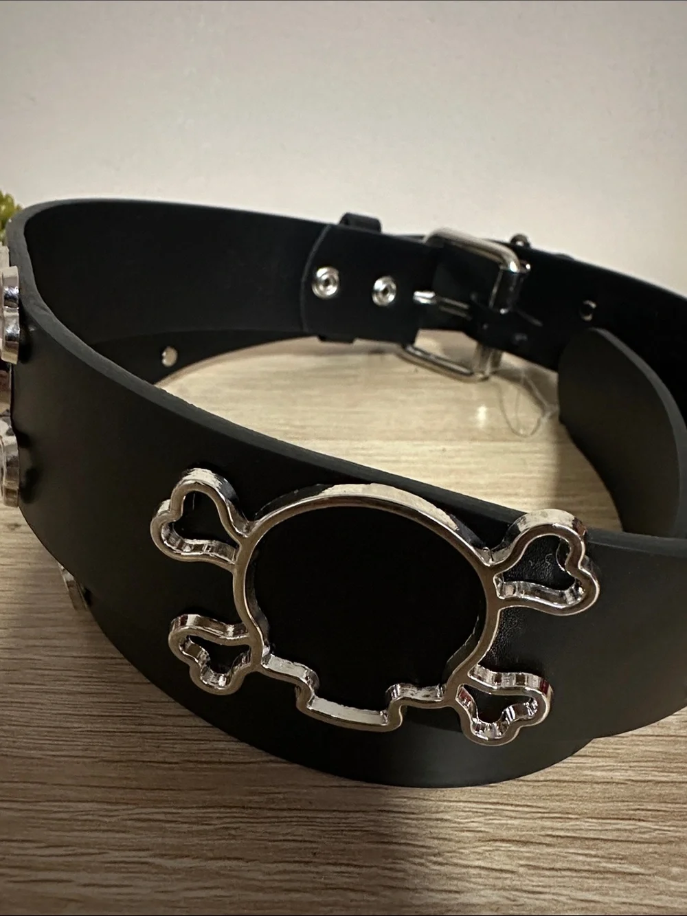 Hot Topic Black Faux Leather Skull & Crossbones Belt Size L NWOT